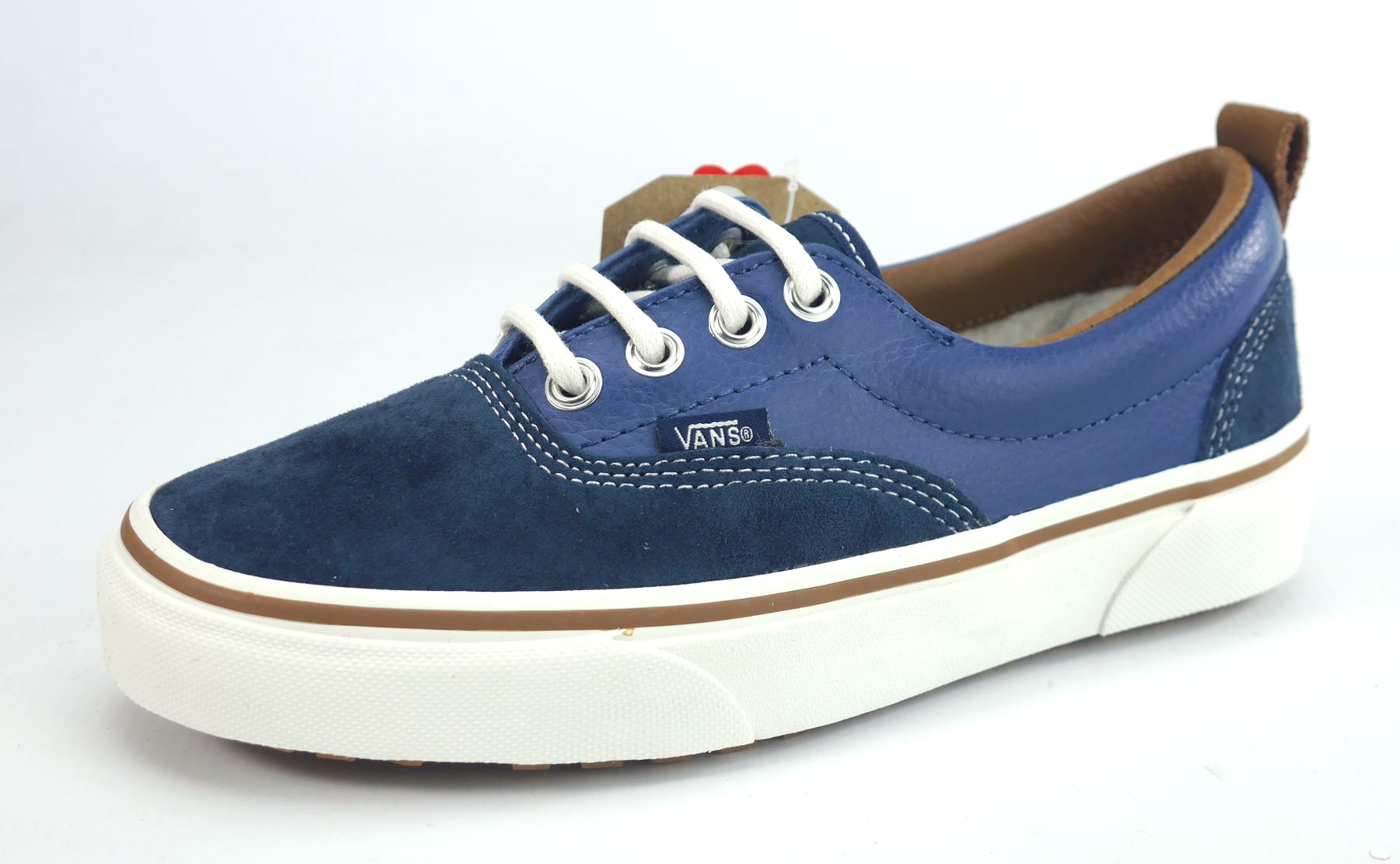 Vans Authentic Unisex Lace Up Pumps – Wellington Warehouse